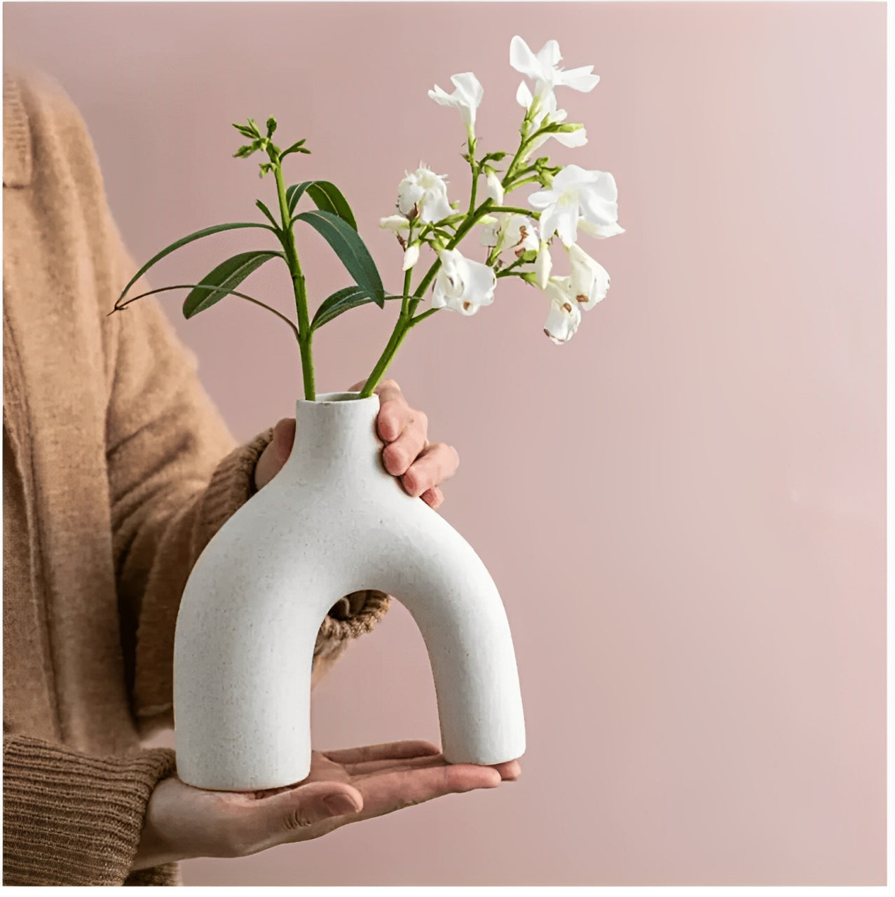 Sculptura Minimalist Ceramic Vase